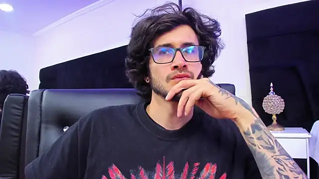 Loggan donnelly online show from January 2025 11:59:02 PM