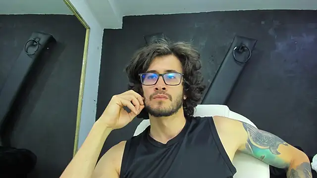 Loggan donnelly online show from March 2025 10:53:02 PM