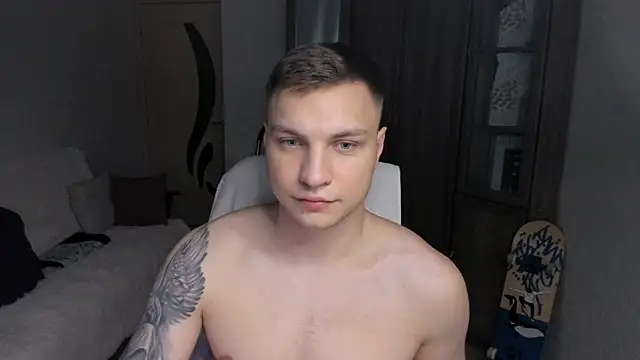 handsome guy01 online show from September 2025 05:45:01 PM