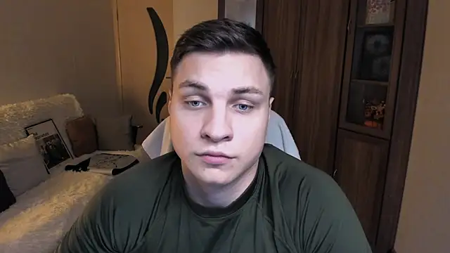 handsome guy01 online show from September 2025 05:38:01 PM