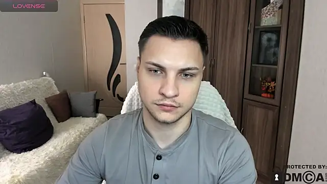 handsome guy01 online show from October 2025 07:37:01 PM