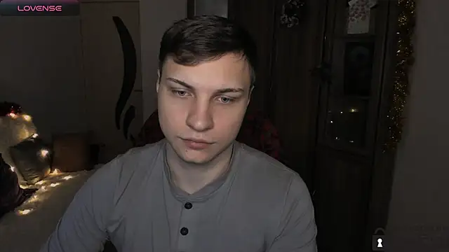 handsome guy01 online show from November 2025 12:56:02 AM