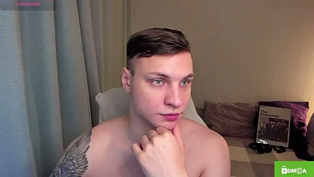 Snapshot of handsome_guy01 chatting on April 2026 06:38:01 PM handsome guy01 online show from April 2026 06:38:01 PM