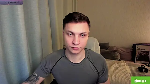 Snapshot of handsome_guy01 chatting on May 2026 07:43:02 PM handsome guy01 online show from May 2026 07:43:02 PM