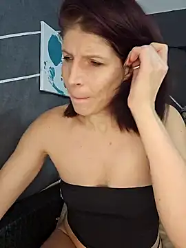 Lenchen  online show from January 2025 08:28:01 PM