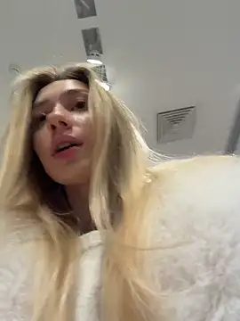 Lia  Love online show from January 2026 01:14:01 PM