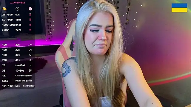 RedVelveten online show from October 2025 08:27:02 PM