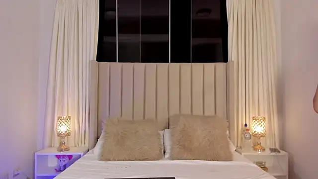 Aliison Smith online show from April 2026 03:33:02 AM