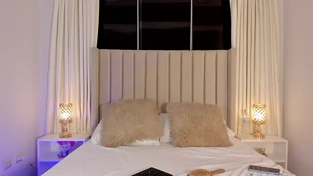 Aliison Smith online show from April 2026 03:51:01 AM