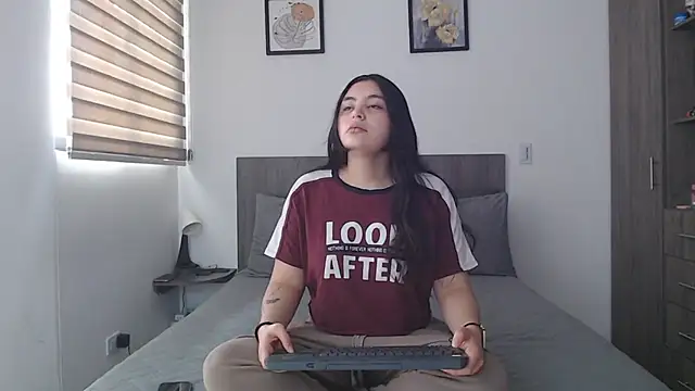 Snapshot of Scarlett_Jazmin chatting on May 2026 02:25:01 PM Scarlett Jazmin online show from May 2026 02:25:01 PM