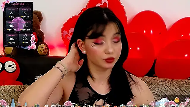 AveryWillow online show from February 2025 12:01:02 PM