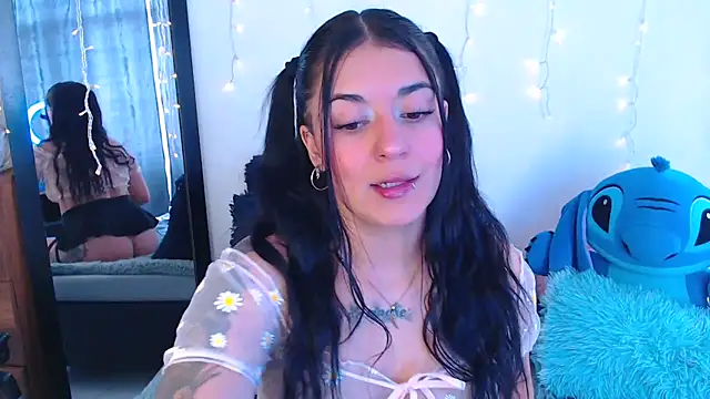 Snapshot of Samanta_james19 chatting on November 2025 03:45:01 PM Samanta james19 online show from November 2025 03:45:01 PM