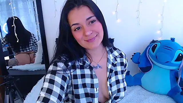 Snapshot of Samanta_james19 chatting on December 2025 05:10:02 PM Samanta james19 online show from December 2025 05:10:02 PM