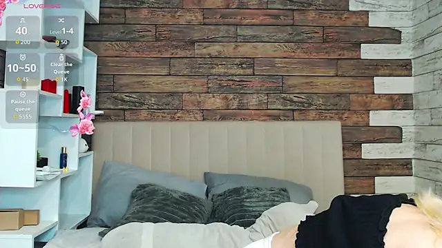 Snapshot of White_Lioness chatting on March 2026 04:52:01 PM White Lioness online show from March 2026 04:52:01 PM