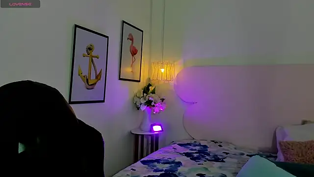 naomiii   online show from September 2025 11:48:01 AM