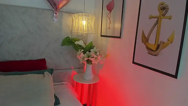 naomiii   online show from April 2026 11:33:02 AM