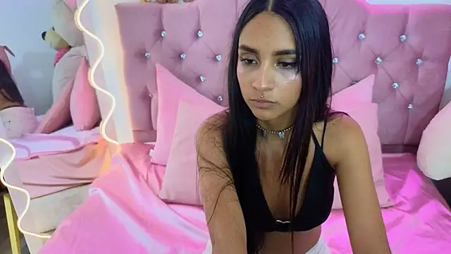 Snapshot of Jazmin_tay chatting on January 2025 07:20:02 PM Jazmin tay online show from January 2025 07:20:02 PM