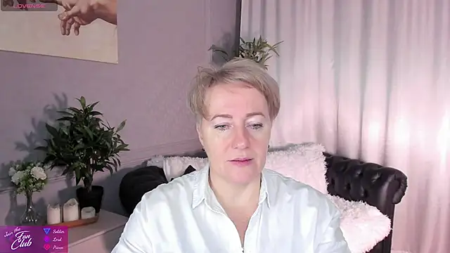 Nika Smit online show from January 2025 05:20:01 AM