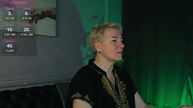 Nika Smit online show from November 2025 04:49:01 AM