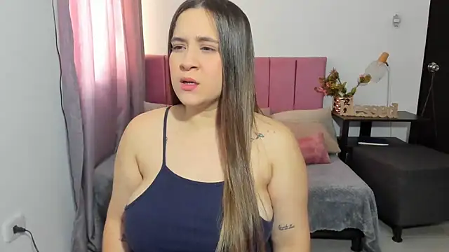 Snapshot of EmmyGray chatting on November 2025 07:28:01 PM EmmyGray online show from November 2025 07:28:01 PM