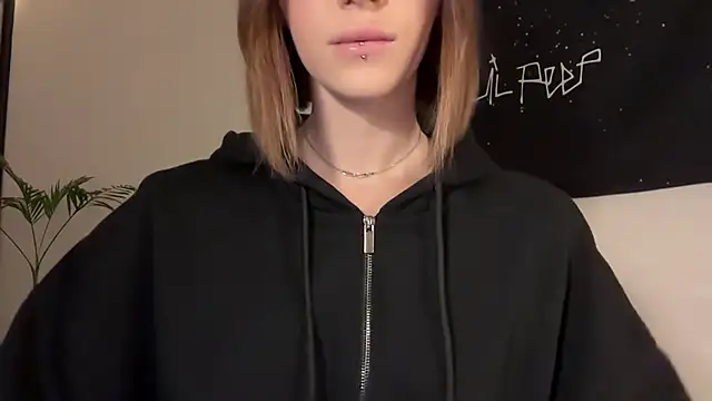 ur molly online show from April 2026 04:57:01 AM