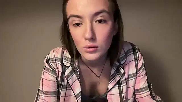 EmilyWi  online show from February 2026 07:51:01 PM