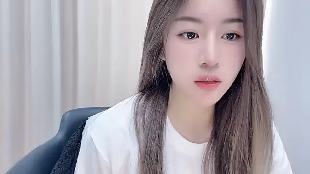 Snapshot of chloe-01 chatting on December 2024 04:21:01 AM chloe-01 online show from December 2024 04:21:01 AM