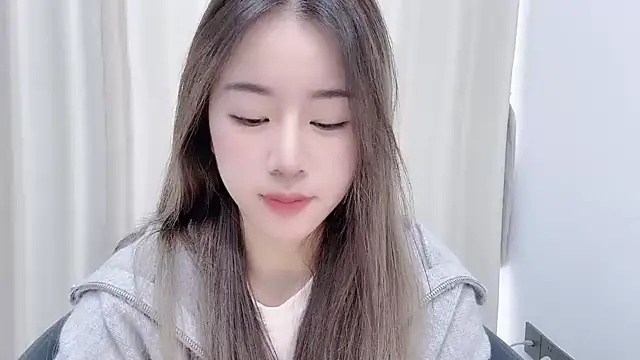 Snapshot of chloe-01 chatting on December 2024 04:53:01 AM chloe-01 online show from December 2024 04:53:01 AM