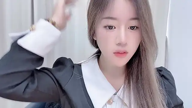 Snapshot of chloe-01 chatting on December 2024 04:37:02 AM chloe-01 online show from December 2024 04:37:02 AM