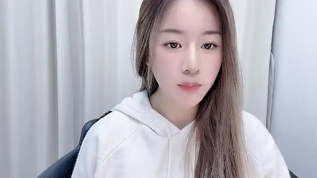 Snapshot of chloe-01 chatting on December 2024 12:18:02 PM chloe-01 online show from December 2024 12:18:02 PM