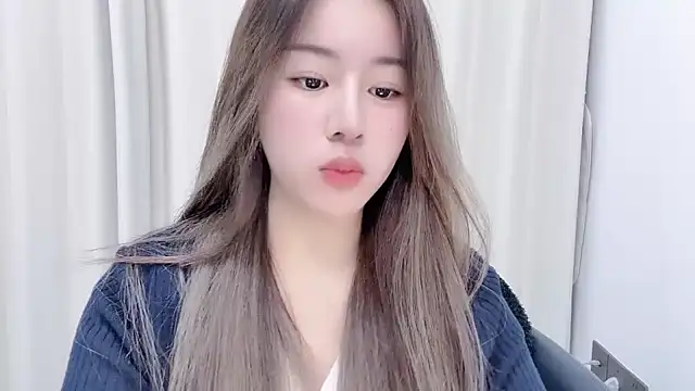 Snapshot of chloe-01 chatting on January 2025 12:30:01 PM chloe-01 online show from January 2025 12:30:01 PM