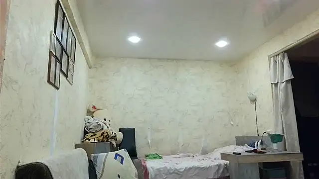 Snapshot of AgnichBan chatting on January 2025 12:24:01 PM AgnichBan online show from January 2025 12:24:01 PM