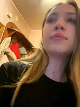 Snapshot of Emily_the_temptress_ chatting on December 2024 08:31:02 PM Emily the temptress online show from December 2024 08:31:02 PM
