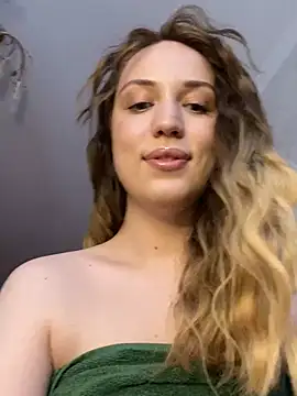 Snapshot of Emily_the_temptress_ chatting on March 2025 06:37:02 AM Emily the temptress online show from March 2025 06:37:02 AM