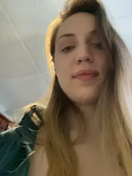 Snapshot of Emily_the_temptress_ chatting on March 2025 03:25:01 AM Emily the temptress online show from March 2025 03:25:01 AM