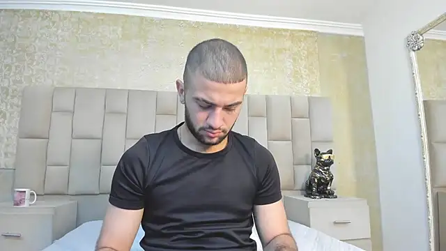 MaximusDick1  online show from November 2025 04:33:02 AM