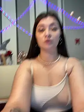 Jadelli online show from February 2025 09:58:02 PM