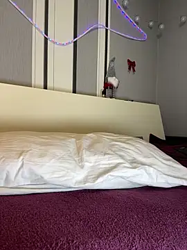 Jadelli online show from March 2025 12:41:01 AM