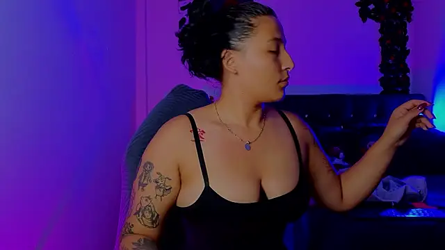 Pauilina online show from February 2026 12:00:01 PM