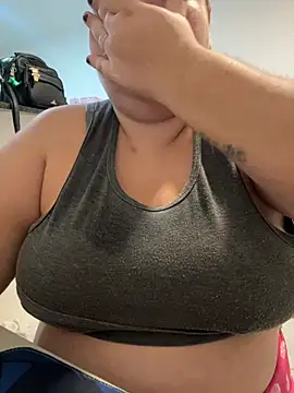Snapshot of carola_hotwife chatting on June 2026 08:43:02 PM carola hotwife online show from June 2026 08:43:02 PM