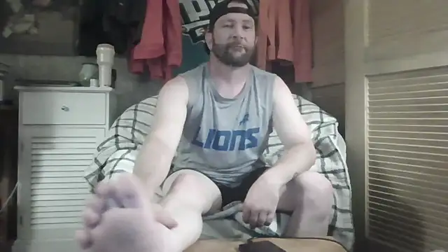 Snapshot of Edward_LongCock chatting on July 2026 05:33:02 AM Edward LongCock online show from July 2026 05:33:02 AM
