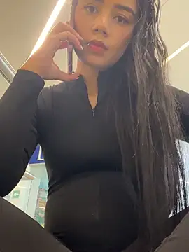  Luana online show from November 2025 05:35:02 PM