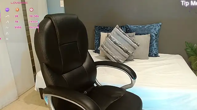 violeta leon online show from September 2025 02:44:01 AM