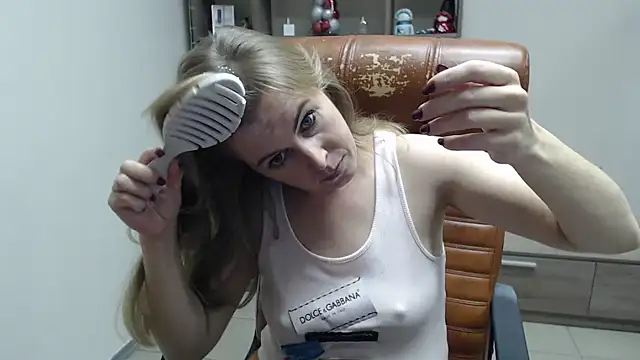 Hot Milady online show from November 2025 08:14:01 AM