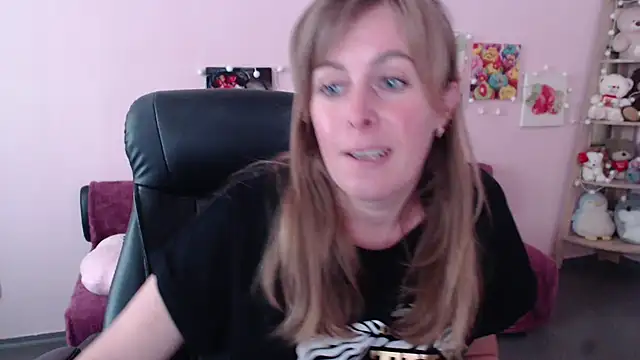 Hot Milady online show from June 2026 07:54:02 AM