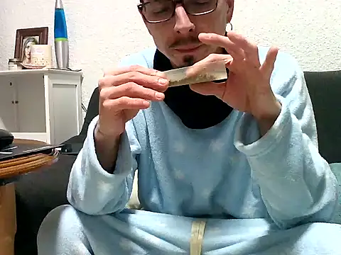 Snapshot of BaalPas chatting on January 2026 02:25:02 AM BaalPas online show from January 2026 02:25:02 AM