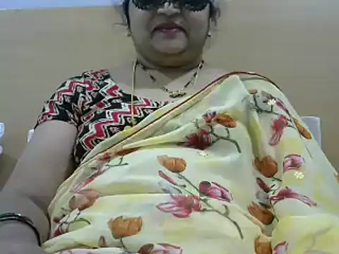 Snapshot of Naughty_Nityaa chatting on January 2025 01:41:02 PM Naughty Nityaa online show from January 2025 01:41:02 PM