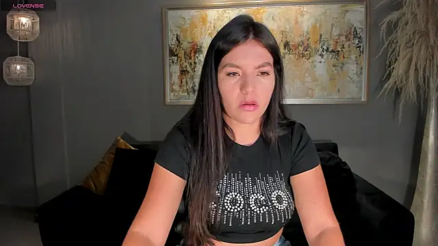 Snapshot of ValeriaRoldanX chatting on May 2026 12:01:02 PM ValeriaRoldanX online show from May 2026 12:01:02 PM