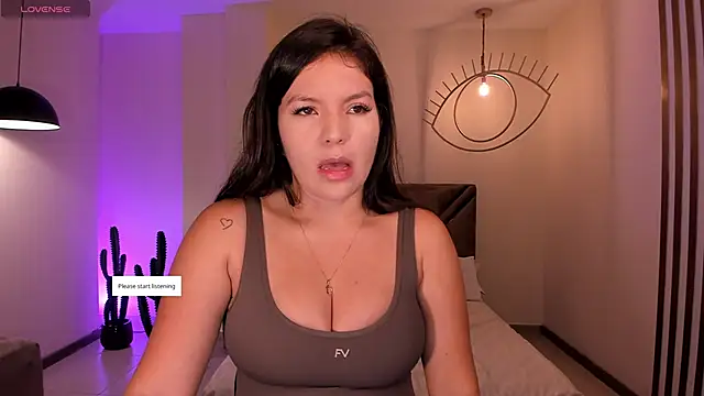 Snapshot of ValeriaRoldanX chatting on May 2026 11:17:01 AM ValeriaRoldanX online show from May 2026 11:17:01 AM