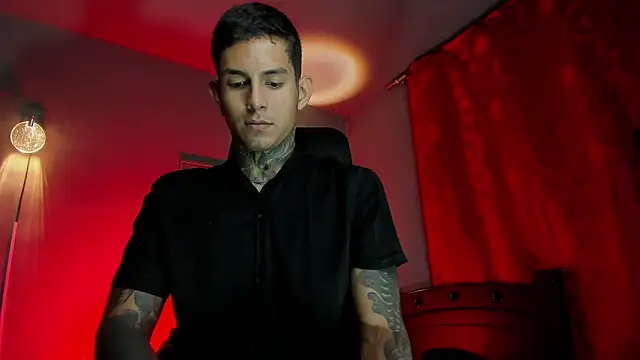 Travistanner 28 online show from March 2026 12:39:01 AM